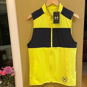 NWT Under Armour Run Anywhere Neon Yellow and Black Vest